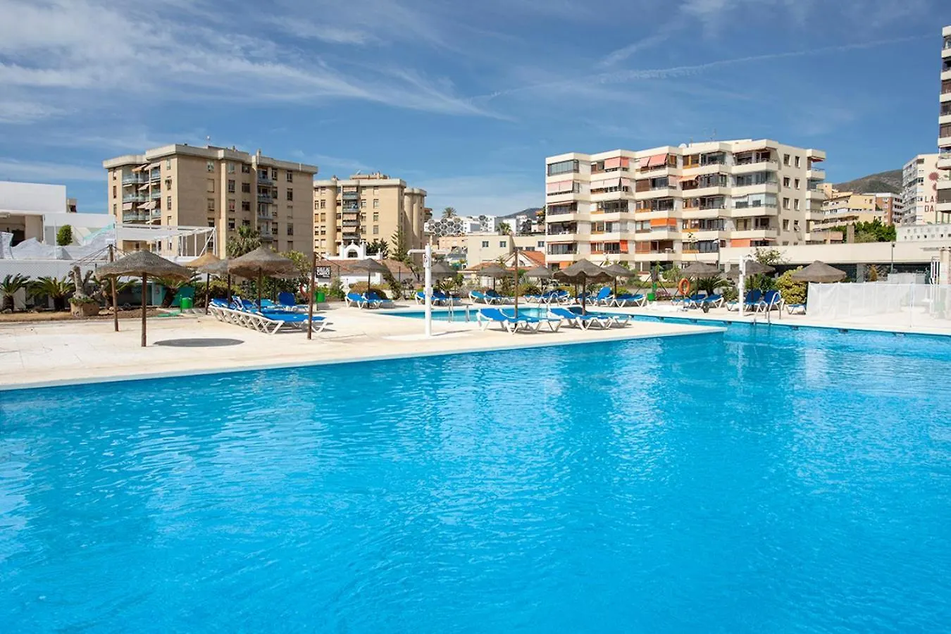 Precioso Apartamento Con Terraza En La Nogalera By Rent Me Torremolinos