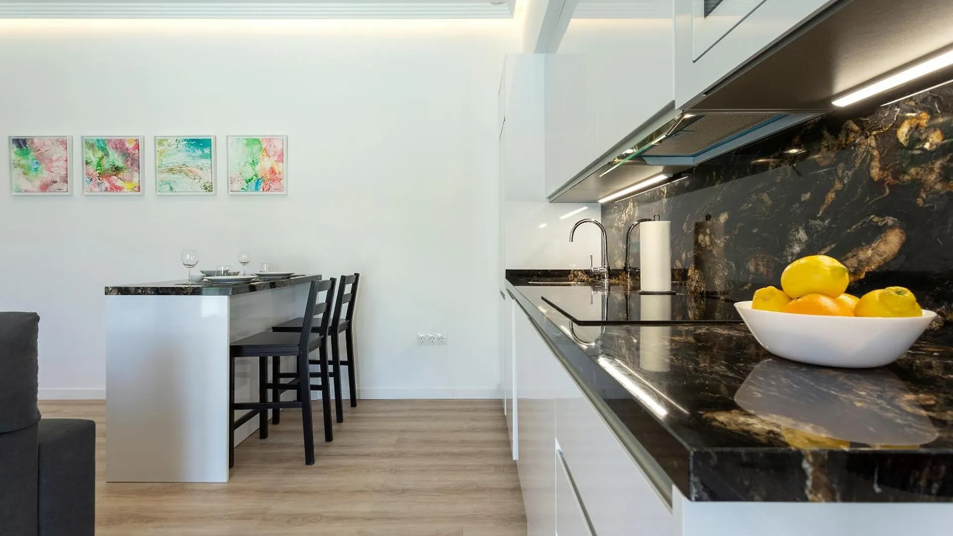 Precioso Apartamento Con Terraza En La Nogalera By Rent Me Torremolinos